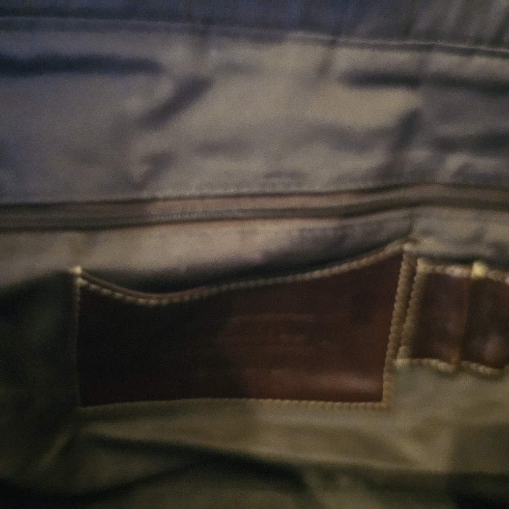Gorgeous leather bag by Nordstrom. - Picture 5 of 7
